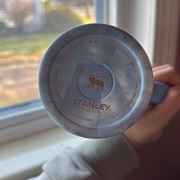 Stanley 40oz Stainless Steel H2.0 FlowState Quencher Tumbler—Ocean Tie Dye - Picture 4 of 6